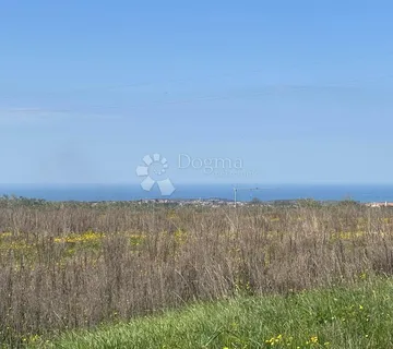 Poreč okolica, atraktivno zemljište s pravomoćnom dozvolom!