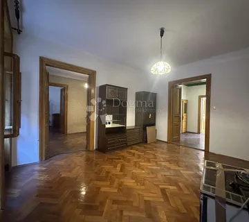 RIJEKA – CENTAR, PROSTRANI STAN 96,16 m² NA PAR KORAKA OD KORZA