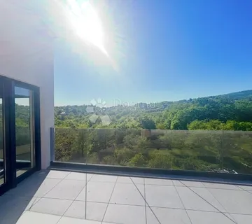 Sofisticirana novogradnja na prestižnoj lokaciji s privatnom terasom od 58 m2 - Zagreb