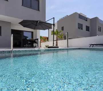 Prekrasna Duplex Kuća S1 - Vrsi