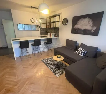 Trosobni stan 62m2 sa loggiom divno uređen! - Zagreb
