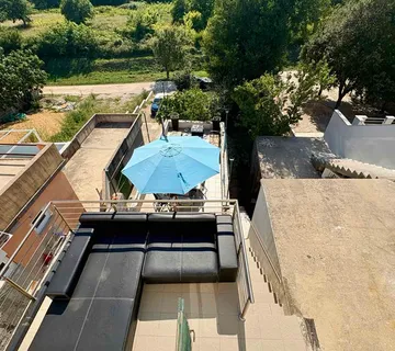 SNIŽENO!!!! KUĆA SA VIŠESTRUKIM MOGUĆNOSTIMA - cover