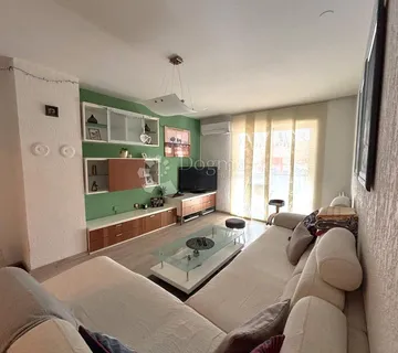 Prostran i svjetao 3s+db  - cover