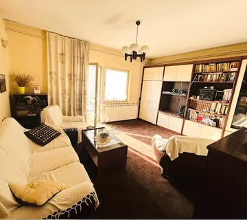 Etaža na Krimeji s pogledom na more - cover