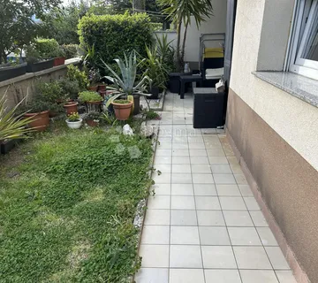 RIJEKA, PEĆINE - Gospodski 3S KL sa predivnom terasom i  pogledom na more - cover