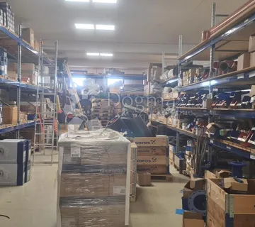 POSLOVNI PROSTOR SPLIT  VRHUNSKA PRILIKA - cover