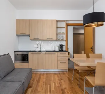 Ičići najam stan s pogledom na more i bazenom - cover