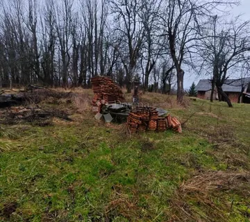 Građevinsko zemljište u centru Generalskog Stola - mirna lokacija uz sve sadržaje - cover