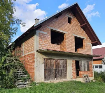 Zemljište sa započetom gradnjom Ličko Petrovo Selo - cover