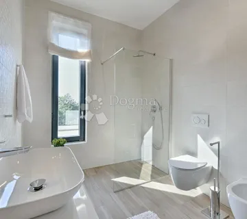 Peroj, luksuzna vila 500 metara od mora - cover