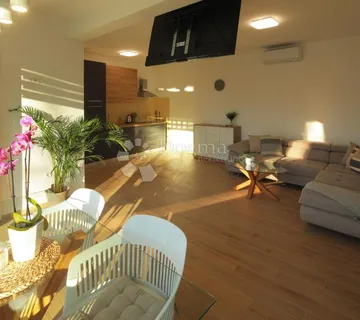 Moderne kuće s vrtom i jacuzzijem – prilika za investitore! - Kopačevo, Bilje