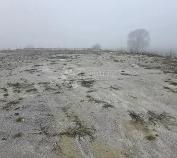 Građevinsko zemljište 2.279m² u Zlataru uz glavnu cestu