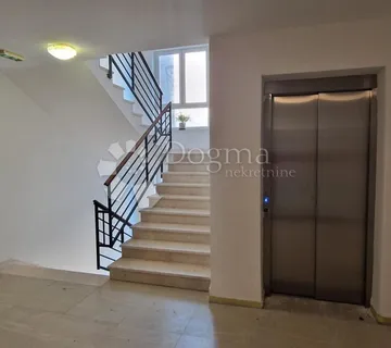 KAŠTANJER – Novogradnja, 4.kat 44 m² s balkonom i liftom - Pula