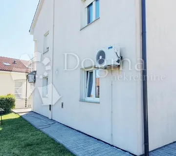 Drenova, Etaža Kuće Sa Dva Odvojena Stana I Okućnicom - Rijeka