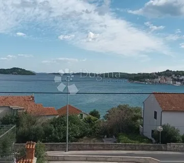 ŠARMANTAN APARTMAN S POGLEDOM NA MORE - cover