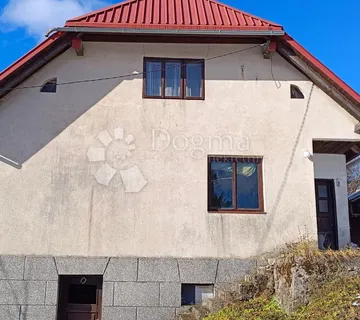 Čabar, samostojeća kuća sa okućnicom od 2173 m2 - Prezid, Čabar