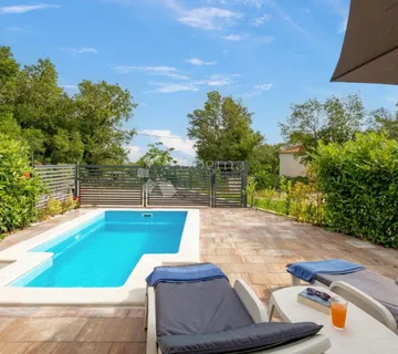 DOBRINJ HLAPA - cover