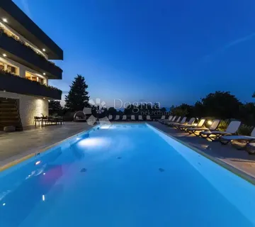 Moderna villa sa bazenom- Žerava - Nin