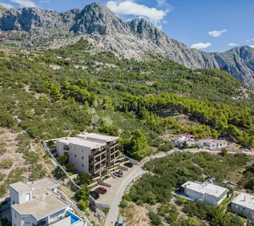 B5, stan s pogledom u novogradnji, Podgora