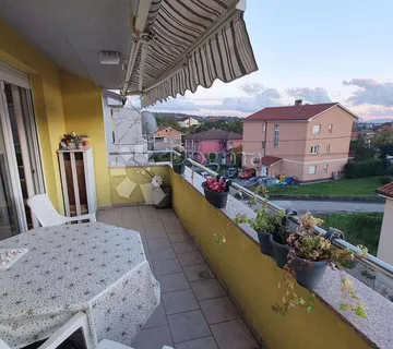 Obiteljska oaza s prostranom terasom i 2 natkrivena parkinga! - cover