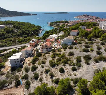 Primošten Građevinsko Zemljište 2200 M2 Na Odličnoj Poziciji