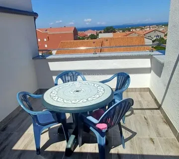 Stan sa prekrasnim pogledom na more - cover