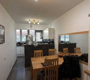 Ugodan dvosobni stan s lijepim pogledom - cover