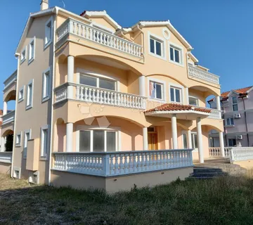 VODICE - KUĆA 800 M2 ODLIČNA PRILIKA - cover