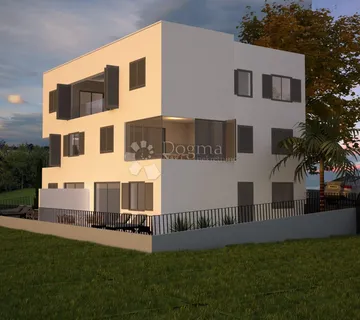 PRIMOŠTEN -  TOP LOKACIJA I TOP POGLED! - cover