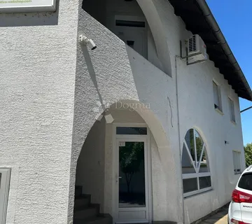  Virovitica – Stambeno-poslovna kuća u centru grada - cover