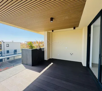 Novigrad Novogradnja – stan s natkrivenom terasom i pogledom na more - cover