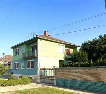 PRILIKA - kuća u Negoslavcima s velikim zemljištem  - cover