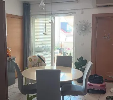 Namješten stan Bol, Brač - cover