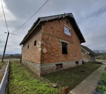 Prostrana kuća za uređenje + bonus zemljište! - cover