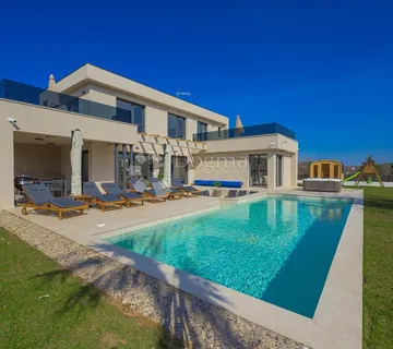 PREKRASNA MODERNA VILA NADOMAK ROVINJA - cover