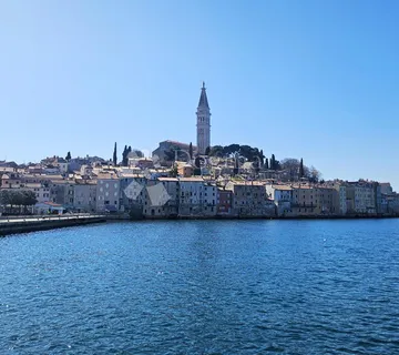ROVINJ, STAN 120M OD MORA - cover