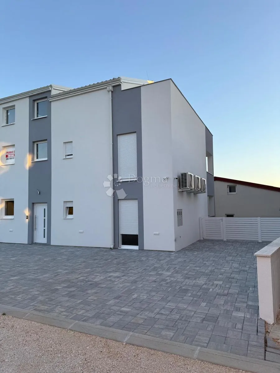 NOVOGRADNJA TOROVI VIR APARTMAN POTKROVLJE - cover