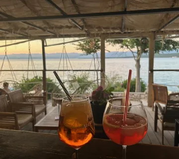 Uhodani posao Beach Bara - cover