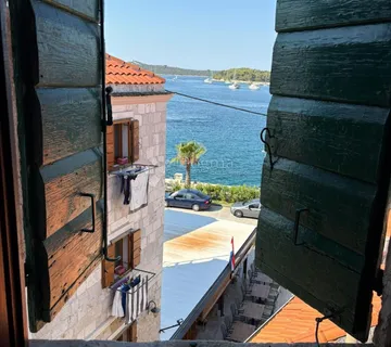 ROGOZNICA- PRILIKA! KUĆA U CENTRU MJESTA - cover