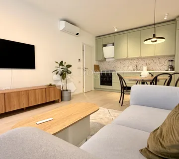 Kvatrić, 3soban s garažnim parkingom i dvorištem - cover