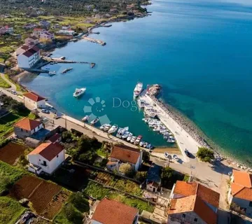 KUĆA NA PAŠMANU - cover
