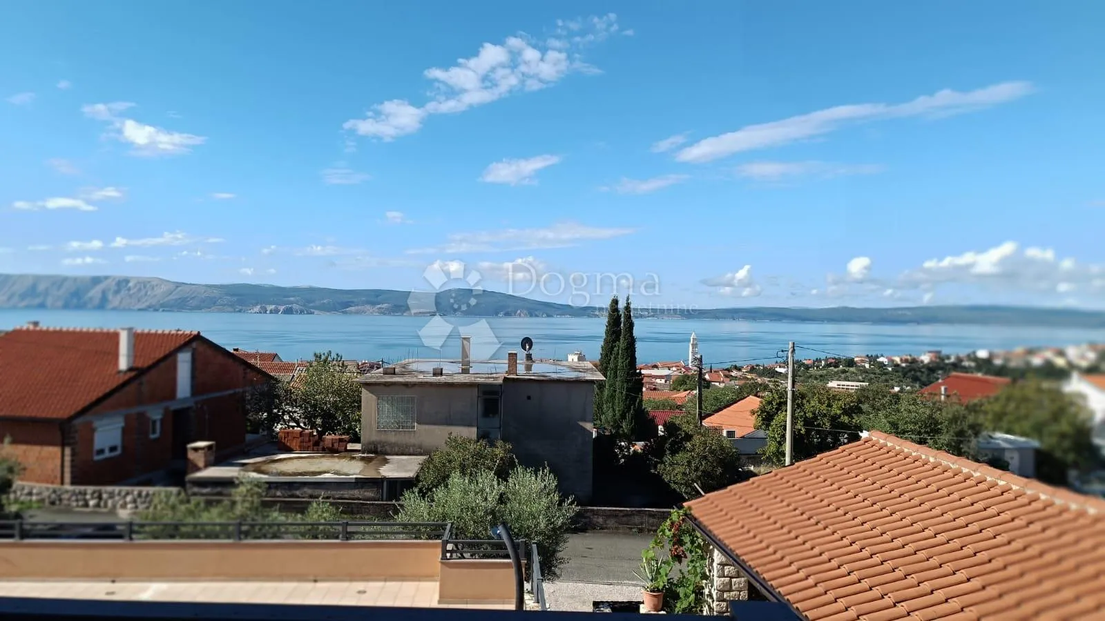 Novi Vinodolski, prekrasan stan 120 m2, bazen, parking, prilika ! - cover