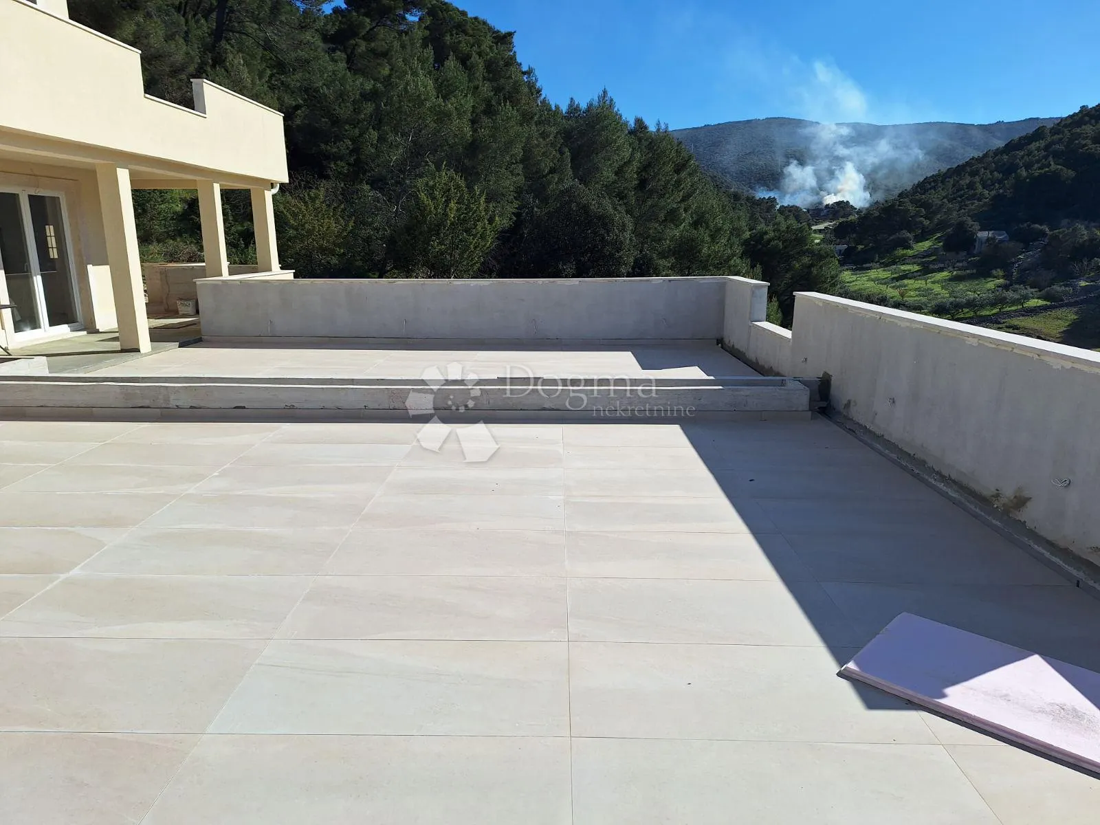 Dvosoban apartman s predivnom terasom- Brač,Pučišća  - cover