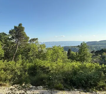 Zemljište s projektom u predivnom prirodnom okruženju - Gata, Omiš