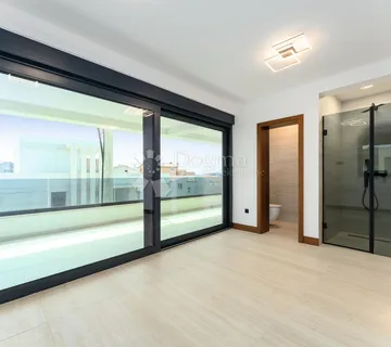 DIKLO LUX PENTHOUSE – LIFT&BAZEN NA KROVU,70m OD MORA - Diklo, Zadar