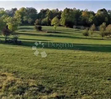 VELIKO ZEMLJIŠTE 62.254 m² U RUDOPOLJU KOD GRAČACA – IZVANREDAN POTENCIJAL, PRISTUP CESTI I STARA KAMENA ZIDINA - Rudopolje Bruvanjsko, Gračac