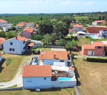 Čarobna Kuća 2 Km Od Mora, Na Rubu Sela - Barban