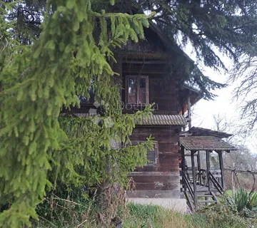Drvena vikendica na kat - Glina