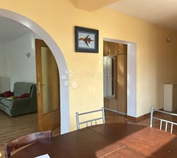 Kastav Dvojna Kuća Sa Tri Stana