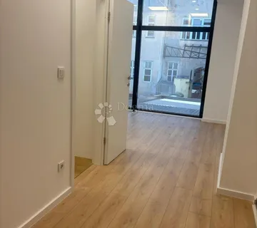 Poslovni prostor potpuno uređen centar Rotonda Jurišićeva 49m2 - Zagreb